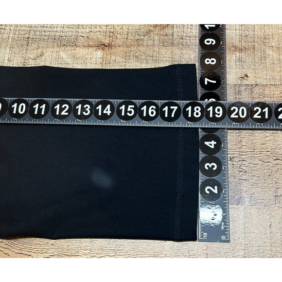 Nike Pants Womens Medium Black Dri Fit Measures 30X18 Capri Yoga Leggings - Picture 4 of 7